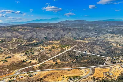 40200 E Benton Road, Hemet, CA 92544 - Photo 3