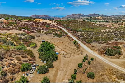 40200 E Benton Road, Hemet, CA 92544 - Photo 9