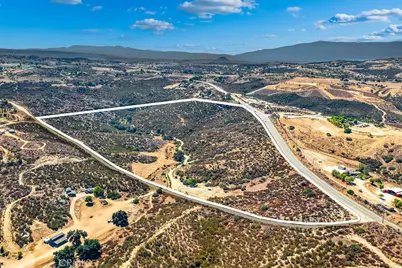 40200 E Benton Road, Hemet, CA 92544 - Photo 31
