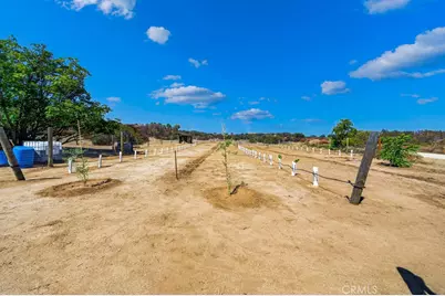 40200 E Benton Road, Hemet, CA 92544 - Photo 13