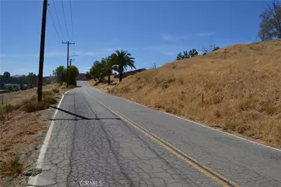 2 Strickland Avenue, Lake Elsinore, CA 92530 - Photo 3