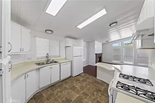 913 S Grand Ave, San Jacinto, CA 92582 - Photo 3