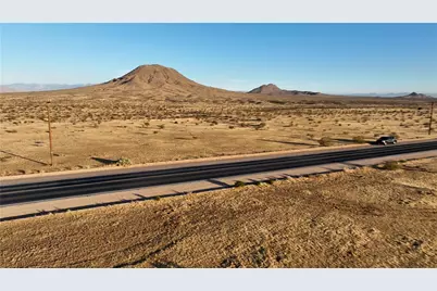 4 Stoddard Wells Road, Apple Valley, CA 92307 - Photo 9