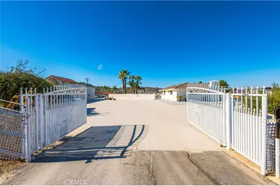 22475 Loch Lomond Drive, Canyon Lake, CA 92587 - Photo 3