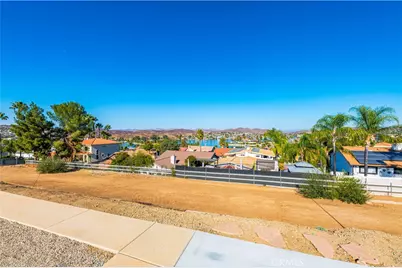 22475 Loch Lomond Drive, Canyon Lake, CA 92587 - Photo 37