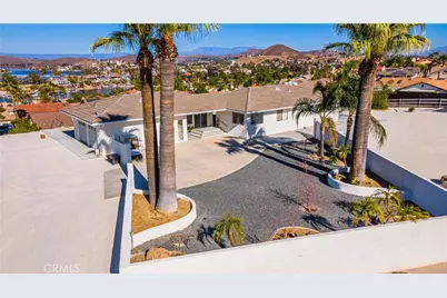 22475 Loch Lomond Drive, Canyon Lake, CA 92587 - Photo 11