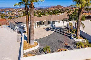 22475 Loch Lomond Dr, Canyon Lake, CA 92587 - Photo 11