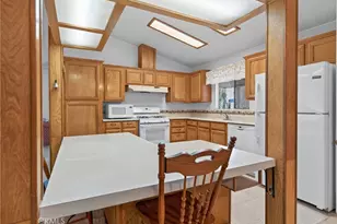 1300 W Menlo Ave, Hemet, CA 92543 - Photo 13
