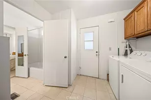 1300 W Menlo Ave, Hemet, CA 92543 - Photo 21