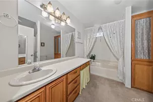 1300 W Menlo Ave, Hemet, CA 92543 - Photo 17