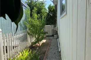 1300 W Menlo Ave, Hemet, CA 92543 - Photo 23