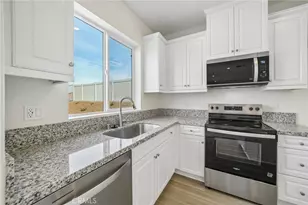 4499 Avellino Pl, Lake Elsinore, CA 92530 - Photo 11