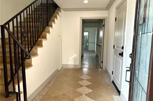 10121 W Amber Ct, Tujunga, CA 91042 - Photo 3