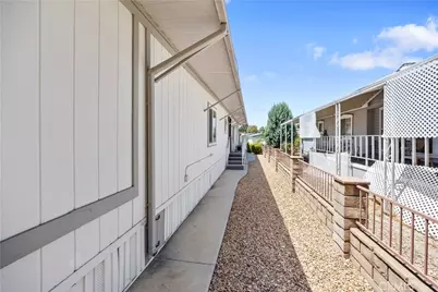 1298 Bishop, Hemet, CA 92545 - Photo 23