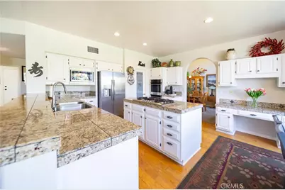 31660 Paseo Goleta, Temecula, CA 92592 - Photo 3