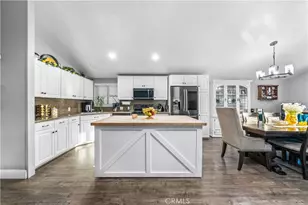 200 S Emerald Dr, Vista, CA 92081 - Photo 15