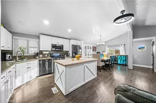 200 S Emerald Dr, Vista, CA 92081 - Photo 13