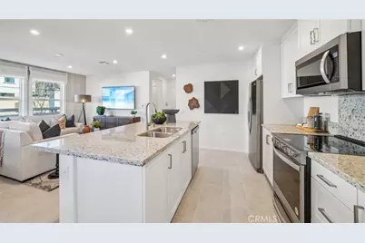 16119 Lumia Way, Fontana, CA 92336 - Photo 9