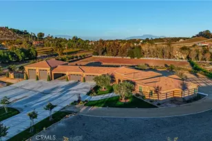 39760 Amber Ct, Murrieta, CA 92562 - Photo 5