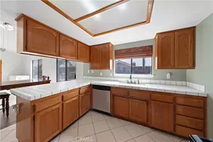 14464 Harvey Ln, Riverside, CA 92503 - Photo 19