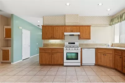 27927 Blaze Lane, Sun City, CA 92585 - Photo 11