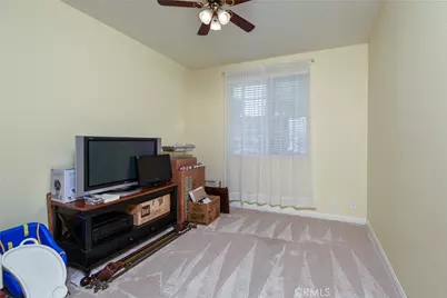 32720 Royal Oak Ln, Lake Elsinore, CA 92530 - Photo 17
