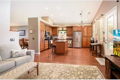 32720 Royal Oak Ln, Lake Elsinore, CA 92530 - Photo 9