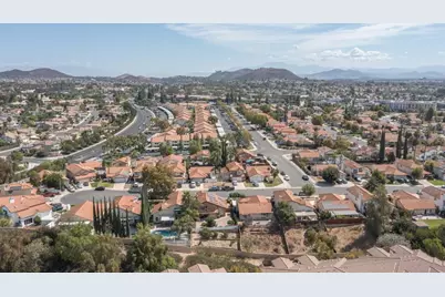 25077 Via Las Lomas, Murrieta, CA 92562 - Photo 9