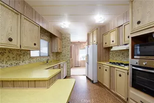 725 W Thornton, Hemet, CA 92543 - Photo 13