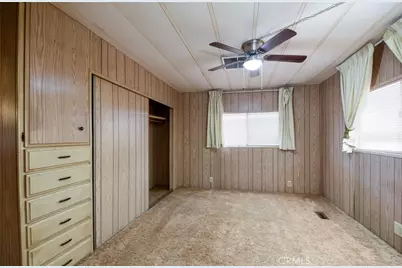 725 W Thornton, Hemet, CA 92543 - Photo 17