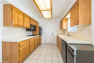 28030 Radford Dr, Menifee, CA 92586 - Photo 11