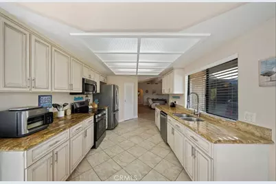 22032 W San Joaquin Drive, Canyon Lake, CA 92587 - Photo 15