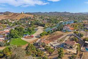 22032 W San Joaquin Dr, Canyon Lake, CA 92587 - Photo 3