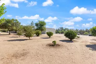 25210 California, Hemet, CA 92545 - Photo 37