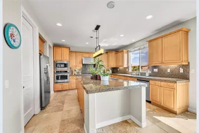 19 Plaza Lucerna, Lake Elsinore, CA 92532 - Photo 7