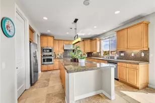 19 Plaza Lucerna, Lake Elsinore, CA 92532 - Photo 7