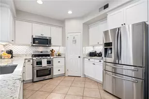 33611 Delphinium Ln, Murrieta, CA 92563 - Photo 13