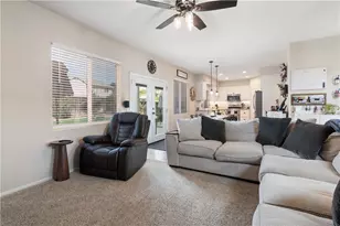33611 Delphinium Ln, Murrieta, CA 92563 - Photo 9