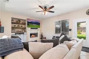 33611 Delphinium Ln, Murrieta, CA 92563 - Photo 7