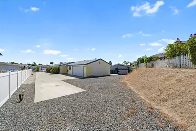 38055 Calle Amigable, Murrieta, CA 92563 - Photo 33