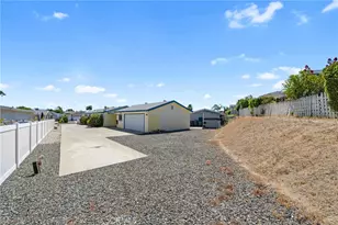 38055 Calle Amigable, Murrieta, CA 92563 - Photo 33