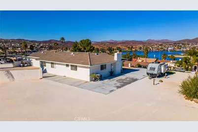22475 Loch Lomond Drive, Canyon Lake, CA 92587 - Photo 5