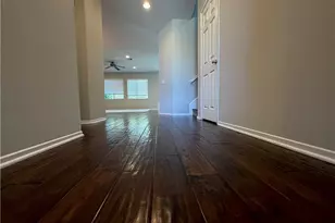 35636 Loggins Ct, Winchester, CA 92596 - Photo 5