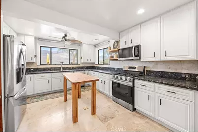 45540 Denizen Heights, Hemet, CA 92544 - Photo 11