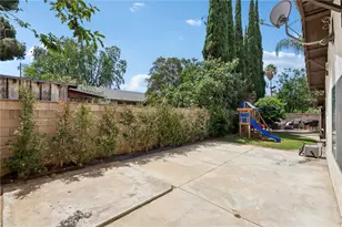 9228 Hawthorne Ave, Riverside, CA 92503 - Photo 35