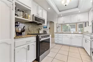 9228 Hawthorne Ave, Riverside, CA 92503 - Photo 17