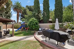 9228 Hawthorne Ave, Riverside, CA 92503 - Photo 41