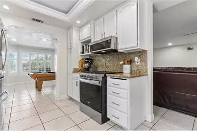 9228 Hawthorne Avenue, Riverside, CA 92503 - Photo 19