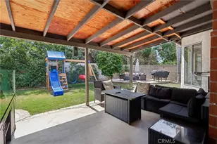 9228 Hawthorne Ave, Riverside, CA 92503 - Photo 33