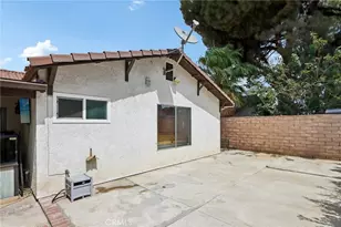 9228 Hawthorne Ave, Riverside, CA 92503 - Photo 37